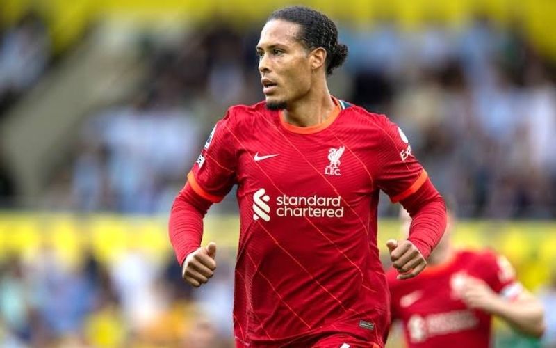 Đánh giá khả năng không chiến tuyệt vời và sự chắc chắn của Virgil van Dijk