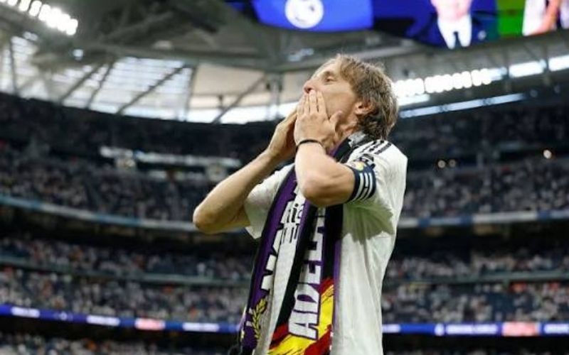 Luka Modric tiếp tục truyền lửa kinh nghiệm tại Real Madrid